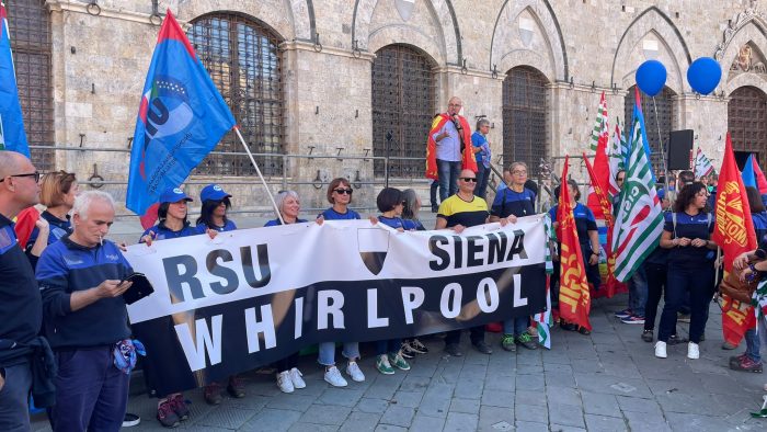 Accordo Whirlpool-Arcelik, i sindacati: "Preoccupati per il sito senese"