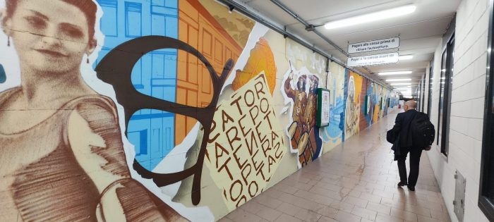 Siena: un murales dedicato alla città nella galleria interna al parcheggio “Il Campo”