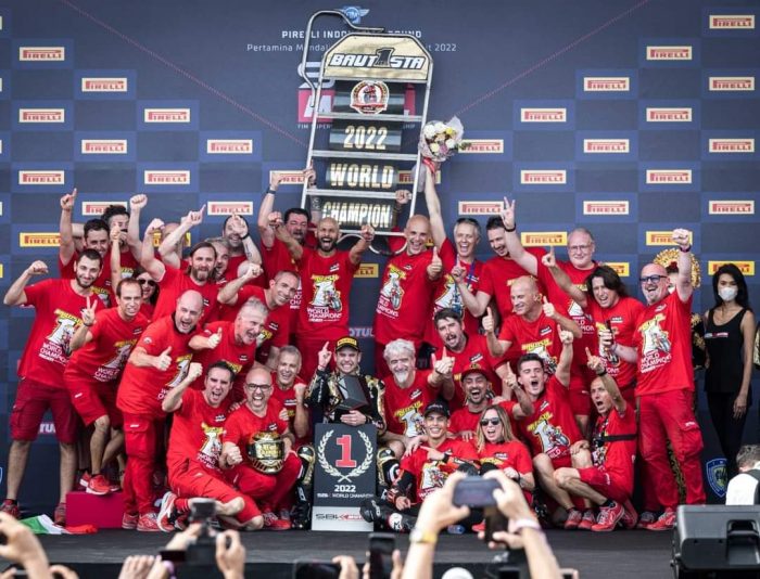 C'&egrave; anche un po' di Siena nel trionfo in Superbike 2022 di Bautista