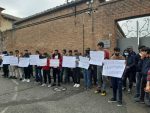 Siena: "Vogliamo un alloggio dignitoso, non dormire per strada", va in scena la protesta dei pakistani