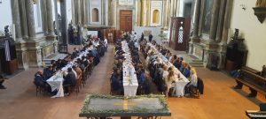 Siena, pranzo speciale per persone in difficoltà nella chiesa della Santissima Annunziata