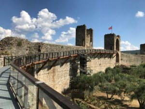 Monteriggioni: camminamenti del Castello chiusi dal 14 agosto, i consiglieri di opposizione chiedono chiarimenti