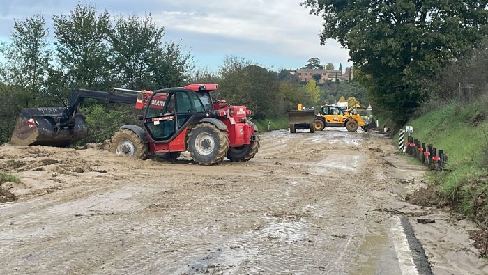 Frana tra Buonconvento e Ponte d'Arbia, interrotta la Cassia