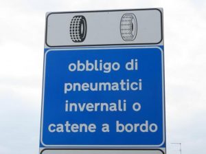 Dal 15 novembre torna l'obbligo di pneumatici invernali o catene a bordo