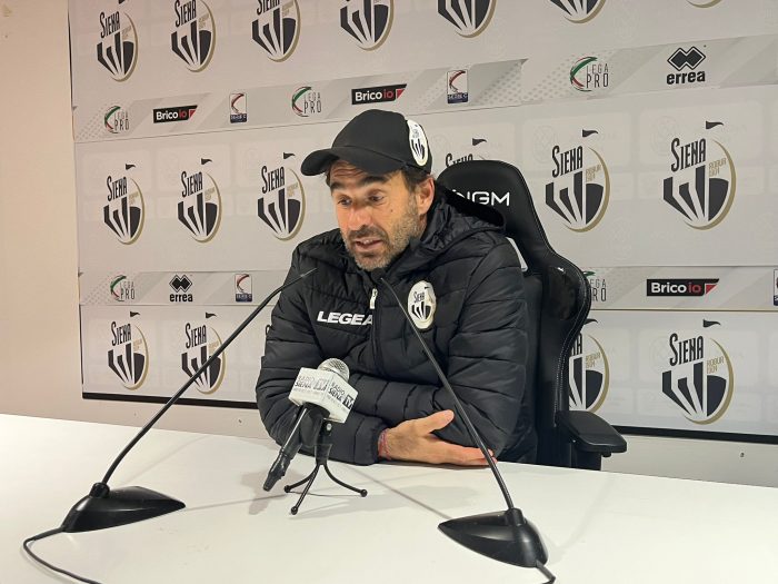 Robur verso Gubbio, mister Pagliuca: "Ci rimettiamo il casco e andiamo a combattere"