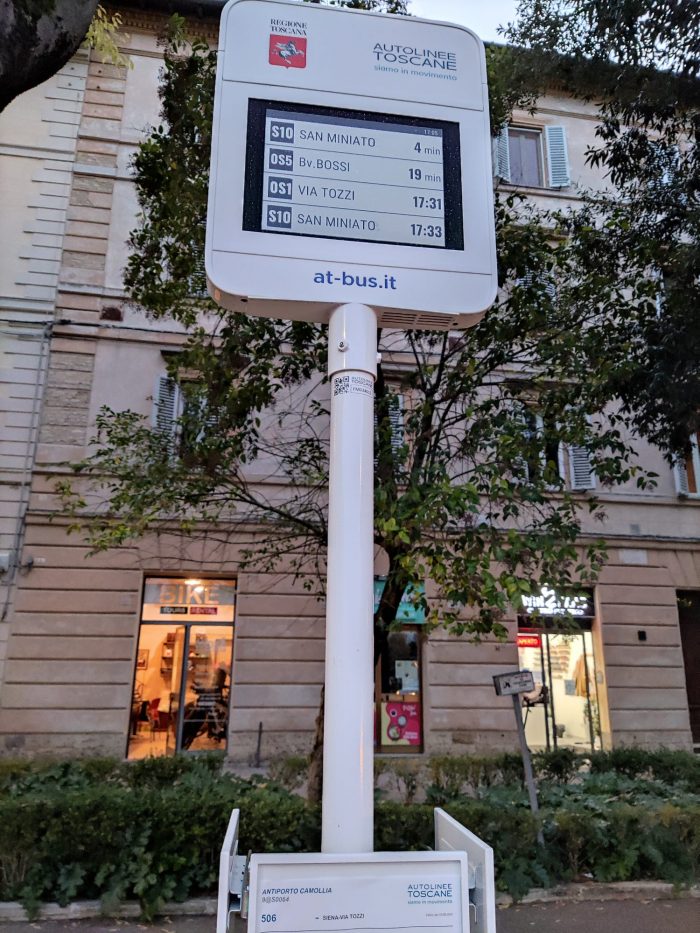 Siena, nuove paline "intelligenti" con dispositivi audio per il trasporto pubblico