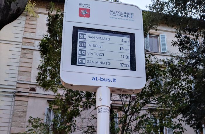 Siena, nuove paline "intelligenti" con dispositivi audio per il trasporto pubblico