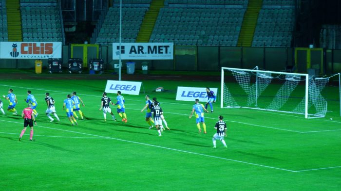 Pareggio senza emozioni tra Siena e Carrarese