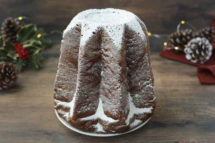 Natale: 3500 pandori e panettoni dalla Bauli alla Caritas di Siena e Montepulciano