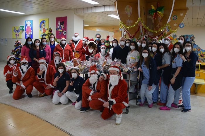 Natale: Banda Bassotti porta i regali ai piccoli ricoverati all'ospedale di Siena