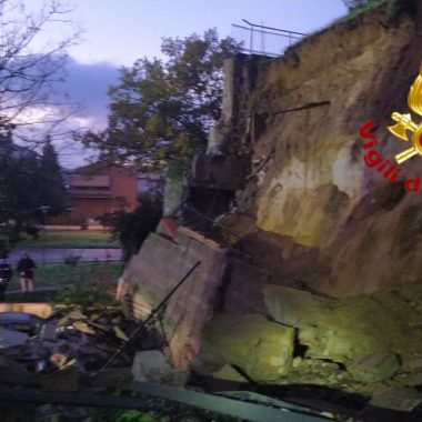 crollo muro colle 5