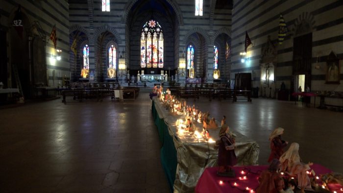 Natale a Siena: oltre 200 presepi da tutto il mondo esposti nella Basilica di San Francesco