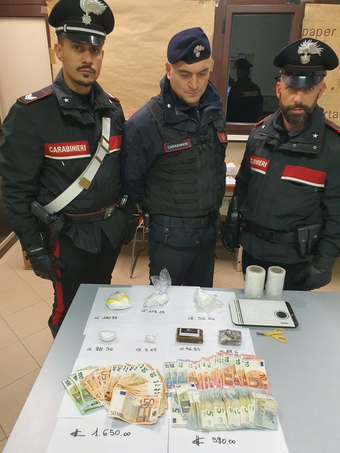 Doppia operazione antidroga dei Carabinieri: un arresto, due denunce e sequestri