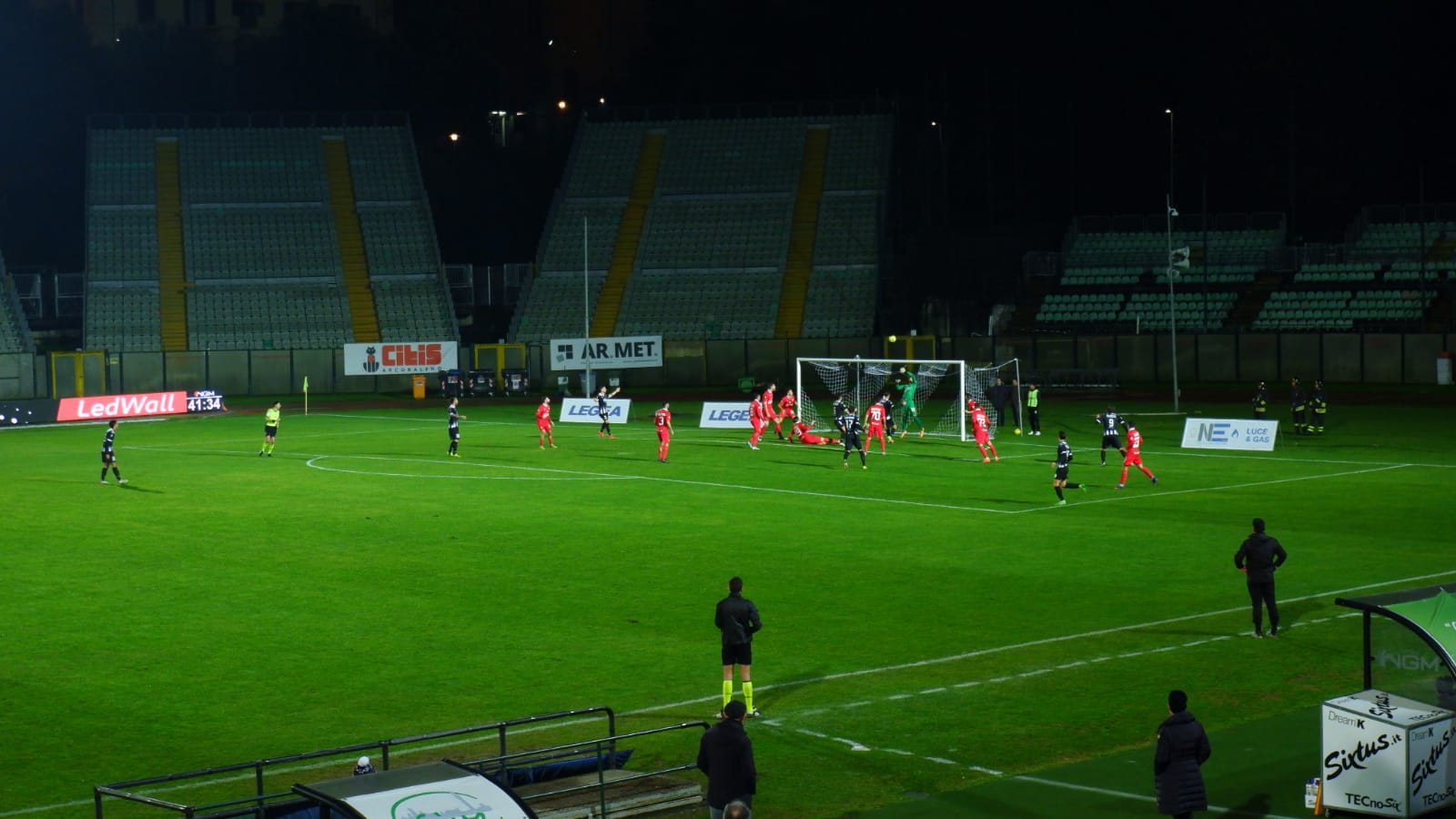 Calcio, pareggio a reti bianche tra Siena e Ancona