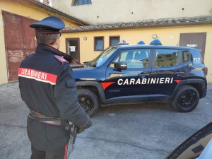 Asciano: appiccano un incendio ai cestini dei rifiuti nei bagni pubblici, denunciati due minorenni