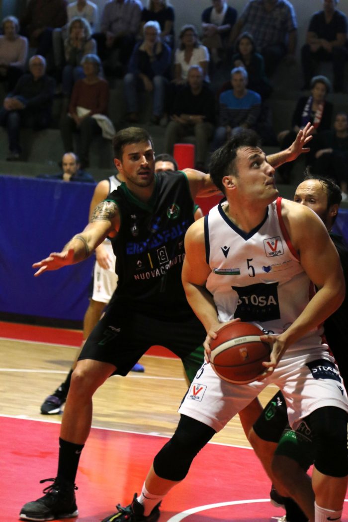 Basket: Virtus Siena saluta il centro Andrea Caridi
