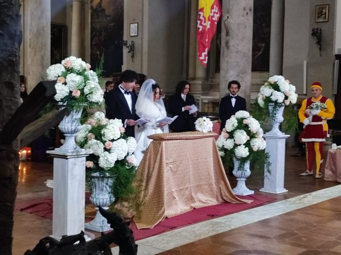 Fiori d'arancio per l'editore di Siena Tv Elena Pianigiani