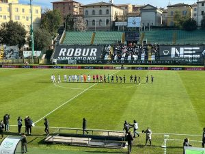 Calcio, il Siena non va oltre l'1-1 con l'Olbia