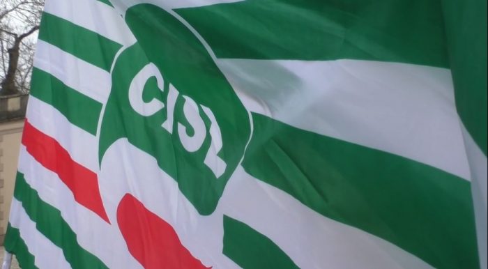 CISL e Fisascat Cisl Siena: il comunicato sulla partecipazione di CGIL/Filcams al presidio "un cuore per i cassieri"