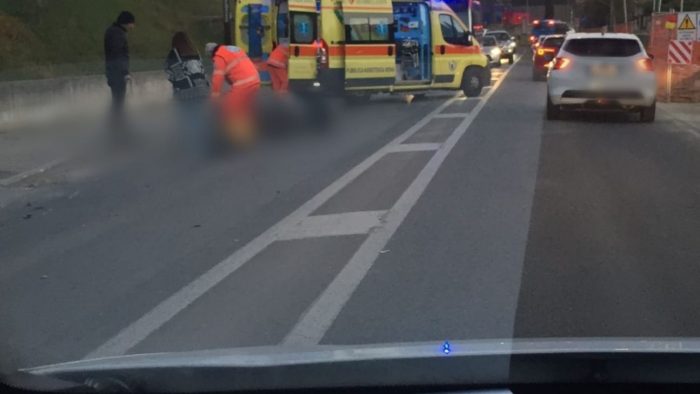 Siena: scontro auto-moto in viale Toselli, traffico congestionato