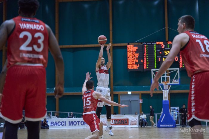 Basket A2: San Giobbe Chiusi vince il derby toscano con Pistoia