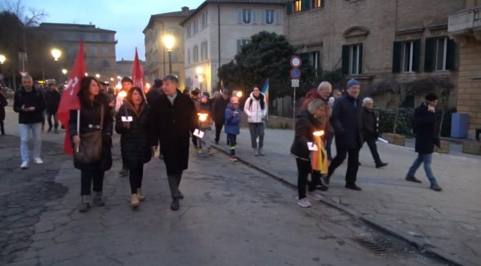 Un anno di guerra in Ucraina, Siena sfila per la pace