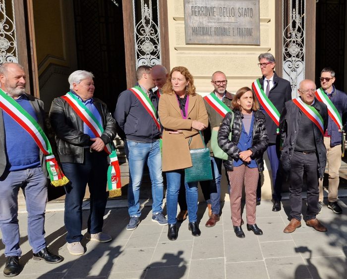 Trasporto ferroviario Toscana sud: nuova mobilitazione dei sindaci a Firenze