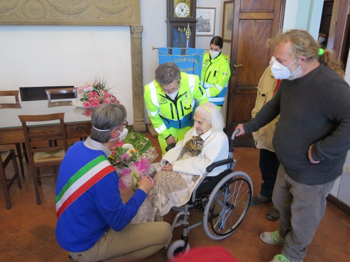 Montepulciano festeggia i 105 anni di Mafalda, la sua cittadina più longeva