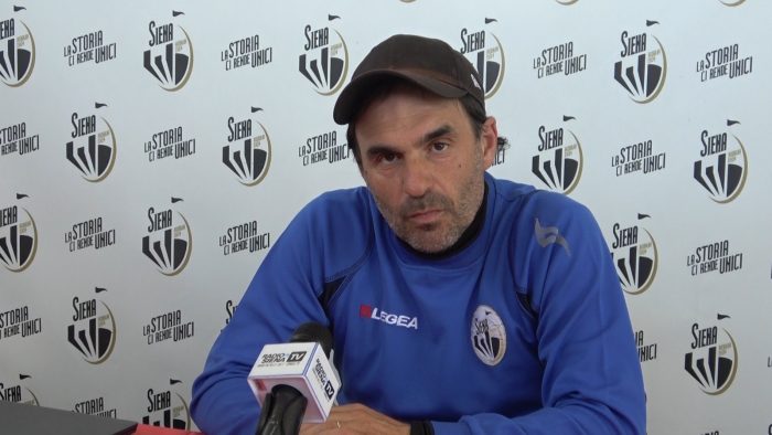 Calcio, il Siena sfida la Carrarese, Pagliuca: "Partita pesante per il nostro campionato"