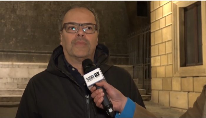 Presidio David Rossi, il fratello: "Sono passati 10 anni, ma sembra ieri. Siamo sempre qui a chiedere che venga fuori qualcosa"
