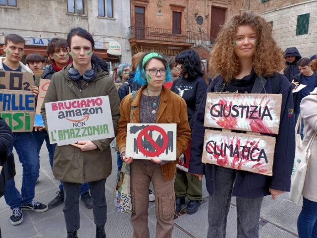 manifestazione clima 12