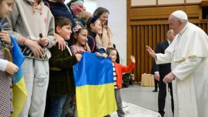 Papa Francesco riceve i rifugiati ucraini accolti dalla diocesi di Montepulciano-Chiusi-Pienza