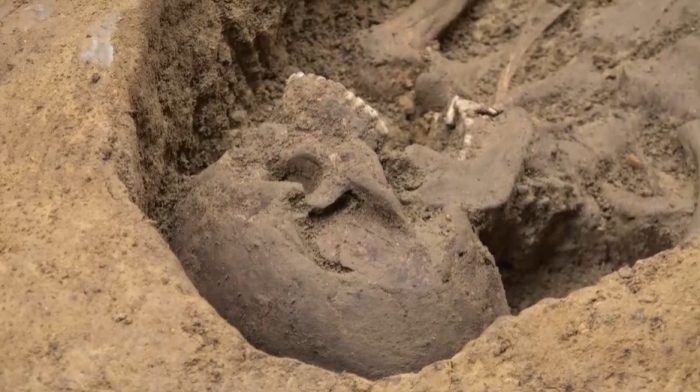 Siena, scheletro umano ritrovato in Camollia: "Scoperta avvenuta grazie all'archeologia preventiva"