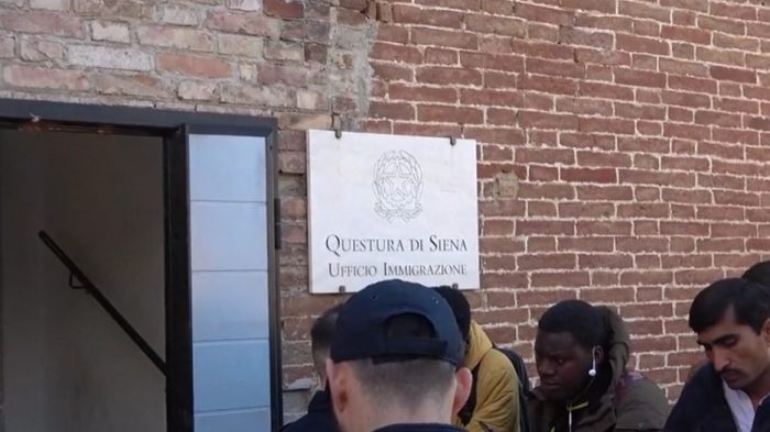 Questura di Siena, anche a febbraio apertura straordinaria dell'ufficio immigrazione