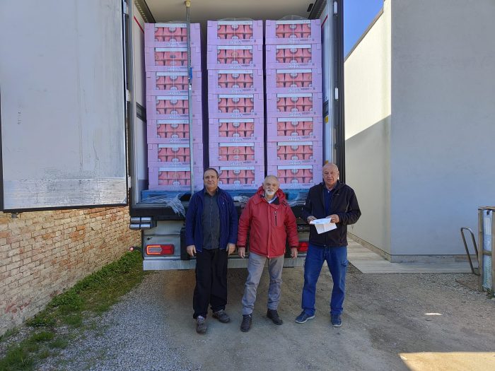 Pasqua e solidarietà: 8000 colombe donate dalla Bauli alle Caritas di Siena e Montepulciano