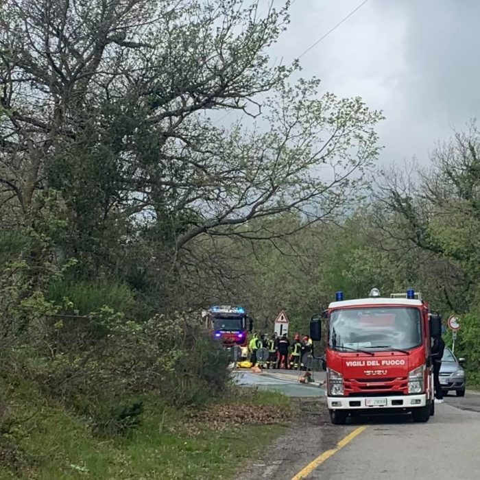 Tragedia a Chianciano Terme: auto finisce fuori strada, muore 56enne