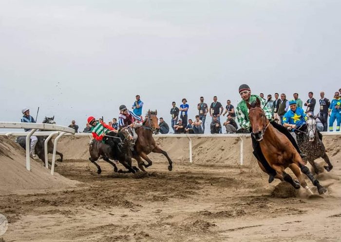 I fantini che hanno fatto la storia del Palio di Siena in gara al palio della Costa Estrusca