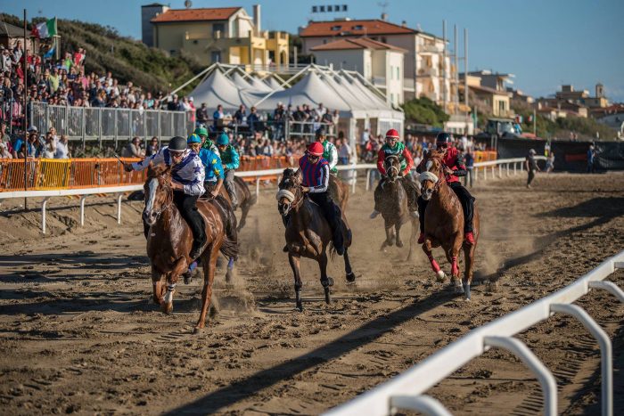 Comincia la festa a Marina di Bibbona, via agli eventi del Palio della Costa Etrusca