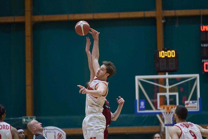 Basket A2: la San Giobbe batte Trapani e continua a credere nei play off