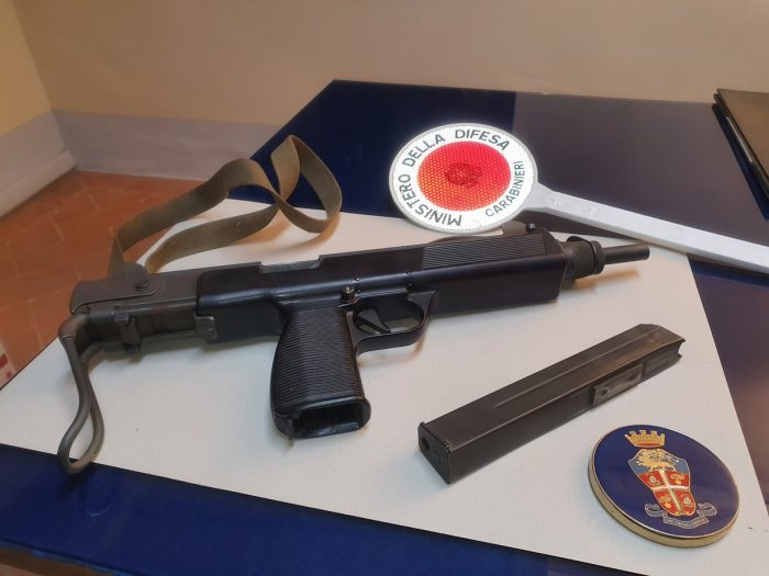 Montepulciano: arma da guerra funzionante ritrovata in un palazzo del centro storico