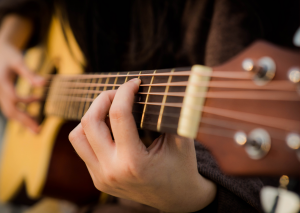 La chitarra protagonista nella Sala degli Specchi, concerto degli allievi del Conservatorio Franci