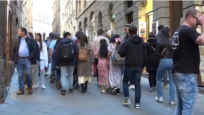 Turismo a Siena e mancanza personale, i sindacati: "Per avere professionalità serve un'adeguata retribuzione"