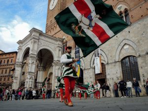 Siena: rubate due bandiere dell'Oca nella notte tra venerdì e sabato