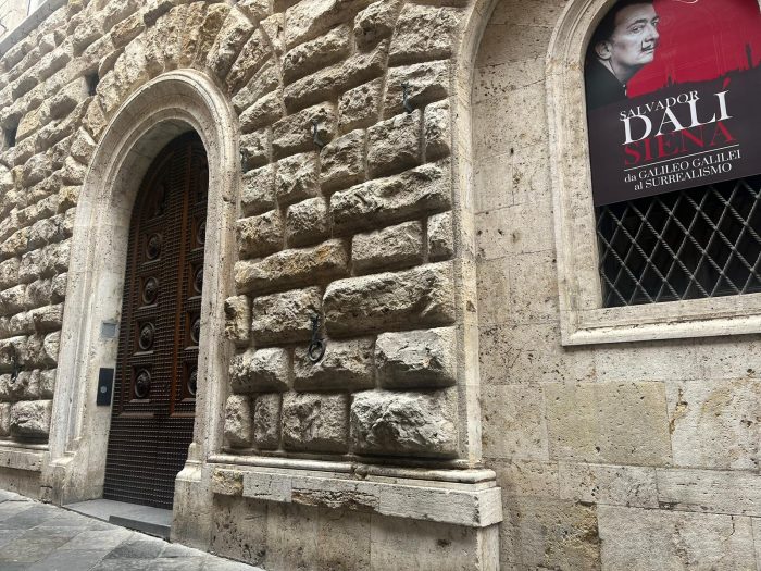 Siena: il Palazzo delle Papesse e l'acquisto fantasma