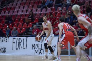 Basket A2 playoff, Forlì passa all'Estra Forum e si porta 2-0 nella serie