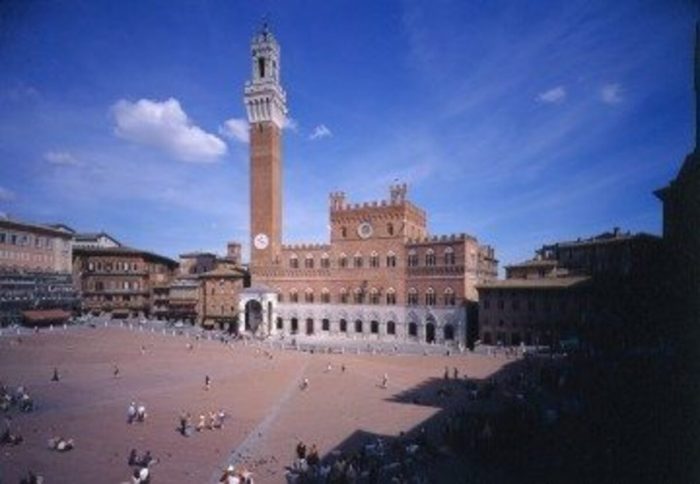 Siena, Piazza del Campo tappa finale della Granfondo ciclistica dei trapiantati