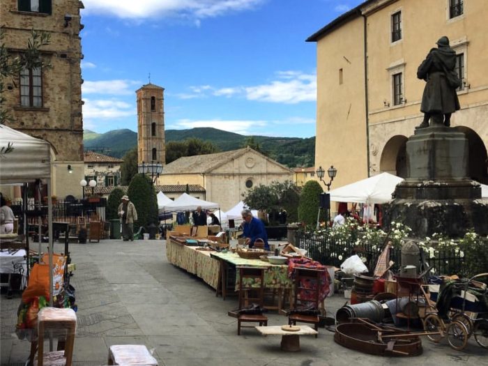 Sarteano: tornano i mercatini dell’artigianato e dell’antiquariato