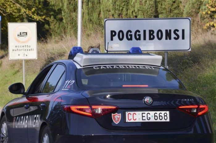 Violenta rapina a Poggibonsi, due stranieri finiscono in carcere: condanna di 3 anni