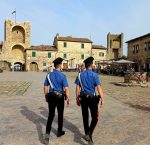 Rintracciato in Albania un latitante arrestato per violenze a Monteriggioni. Era irreperibile dal 2016