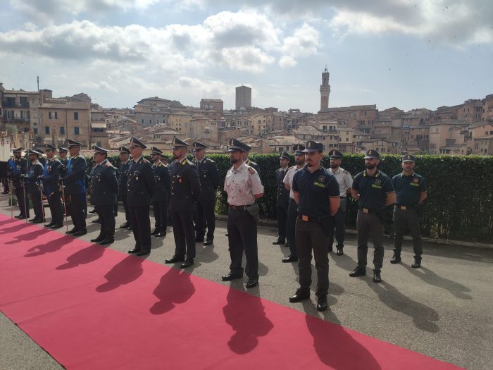 Guardia di Finanza Siena: nell'ultimo anno scoperti 65 evasori totali e fatture false per oltre 95 milioni. Preoccupanti i numeri della droga